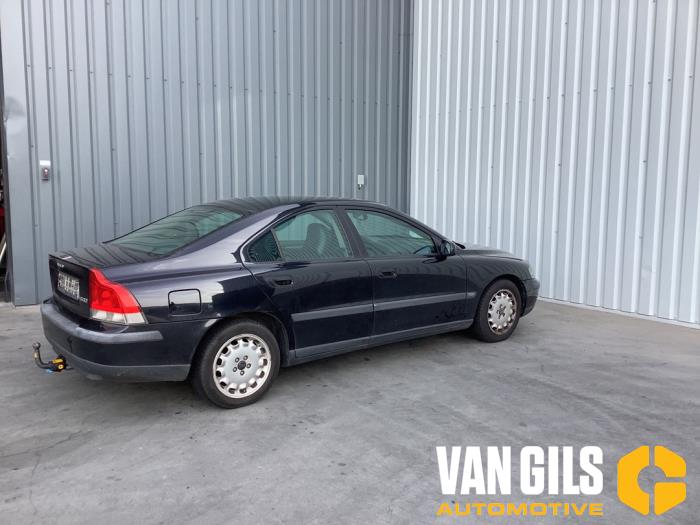 Volvo S60 I 2.4 20V 140 Épave (2002, Métallisé, Noir)