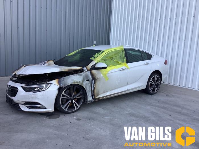 Opel Insignia Grand Sport 2.0 GSi Turbo 16V 4x4 Épave (2017, Blanc)