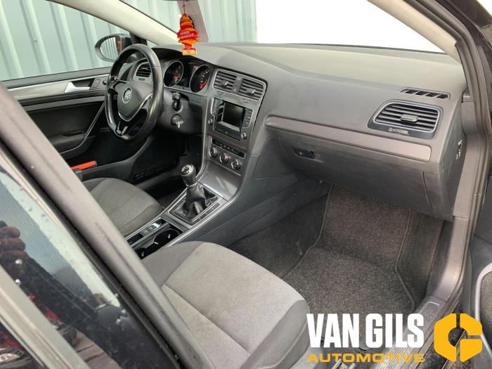 Volkswagen Golf VII 1.2 TSI 16V Samochód złomowany (2014, Czarny)
