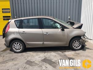 Renault Scénic III 2.0 16V CVT Épave (2010, Beige)