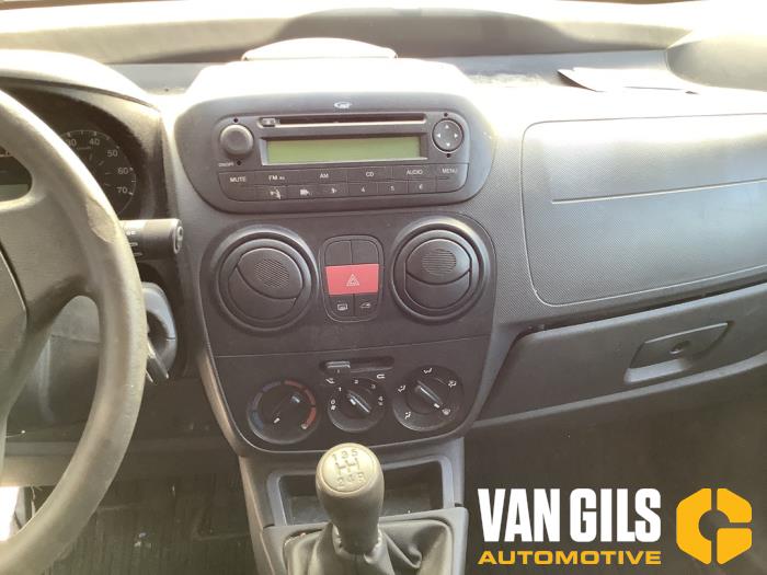 Citroen Nemo 1.4 HDi 70 Schrottauto (2009, Granit)
