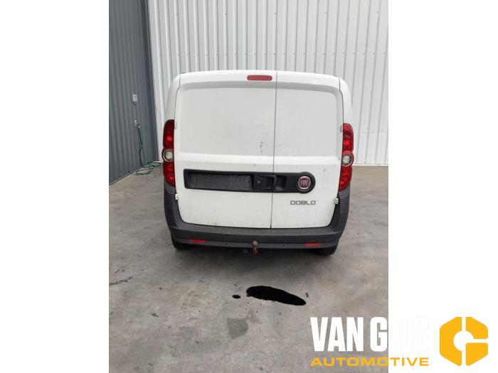 Fiat Doblo Cargo 1.3 MJ 16V DPF Euro 5 Samochód złomowany (2013, Granit)