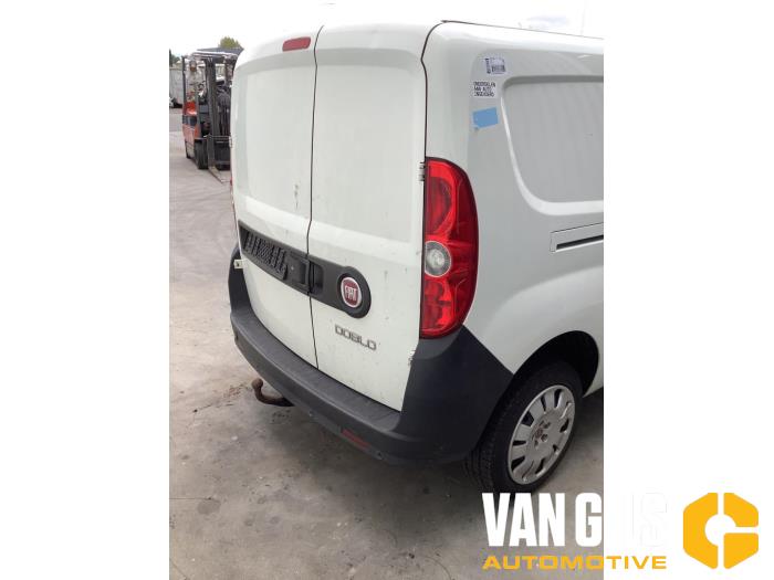 Fiat Doblo Cargo 1.3 MJ 16V DPF Euro 5 Samochód złomowany (2013, Granit)