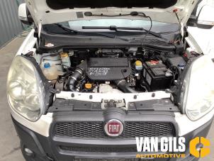 Fiat Doblo Cargo 1.3 MJ 16V DPF Euro 5 Samochód złomowany (2013, Granit)