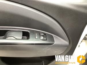 Fiat Doblo Cargo 1.3 MJ 16V DPF Euro 5 Samochód złomowany (2013, Granit)