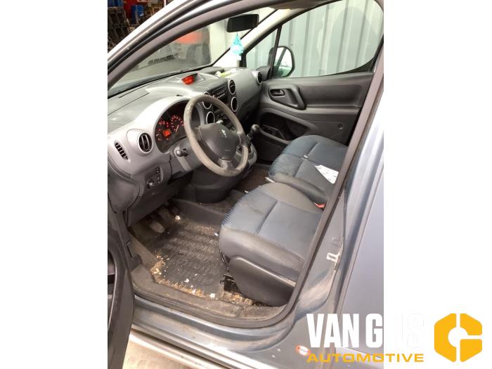 Peugeot Partner 1.6 HDI 90 Épave (2012, Granit)