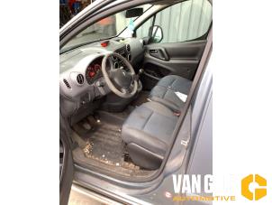Peugeot Partner 1.6 HDI 90 Épave (2012, Granit)
