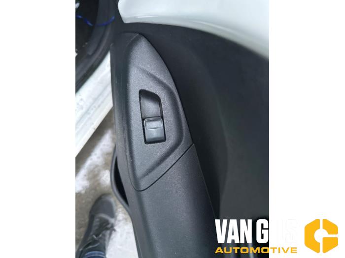 Peugeot 108 1.0 12V Épave (2016, Blanc)