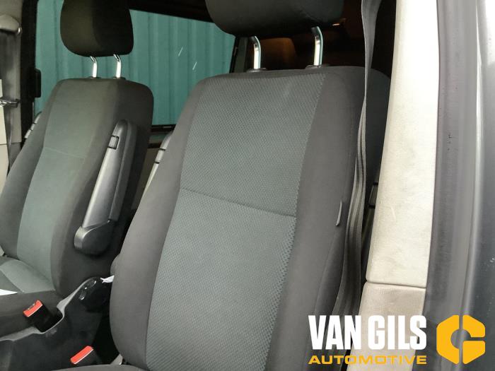 Volkswagen Transporter/Caravelle T6 2.0 TDI 204 4Motion Samochód złomowany (2017, Szary)