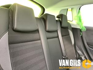 Peugeot 2008 1.2 12V e-THP PureTech 110 Épave (2017, Gris)