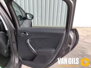 Peugeot 2008 1.2 12V e-THP PureTech 110 Épave (2017, Gris)