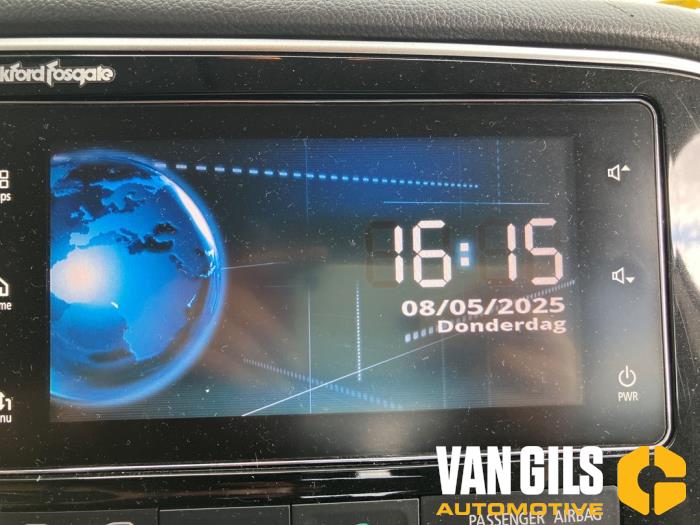 Mitsubishi Outlander 2.0 16V PHEV 4x4 Vehículo de desguace (2016, Gris)