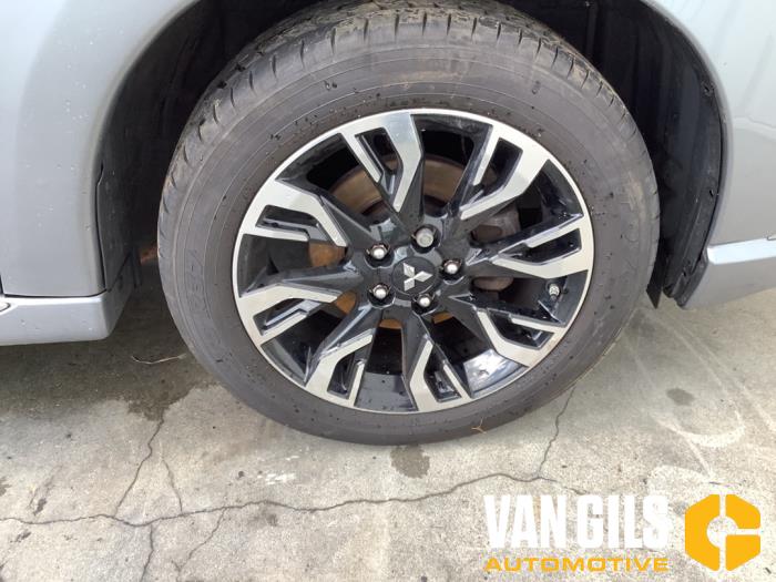 Mitsubishi Outlander 2.0 16V PHEV 4x4 Vehículo de desguace (2016, Gris)