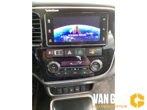 Mitsubishi Outlander 2.0 16V PHEV 4x4 Vehículo de desguace (2016, Gris)