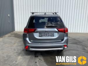 Mitsubishi Outlander 2.0 16V PHEV 4x4  (Épave)
