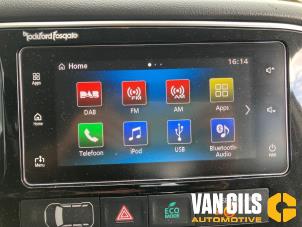 Mitsubishi Outlander 2.0 16V PHEV 4x4 Vehículo de desguace (2016, Gris)