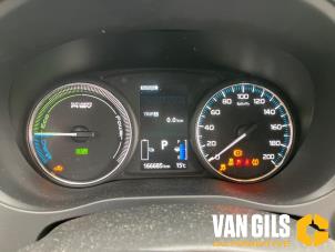 Mitsubishi Outlander 2.0 16V PHEV 4x4 Vehículo de desguace (2016, Gris)