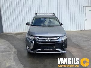 Mitsubishi Outlander 2.0 16V PHEV 4x4 Vehículo de desguace (2016, Gris)