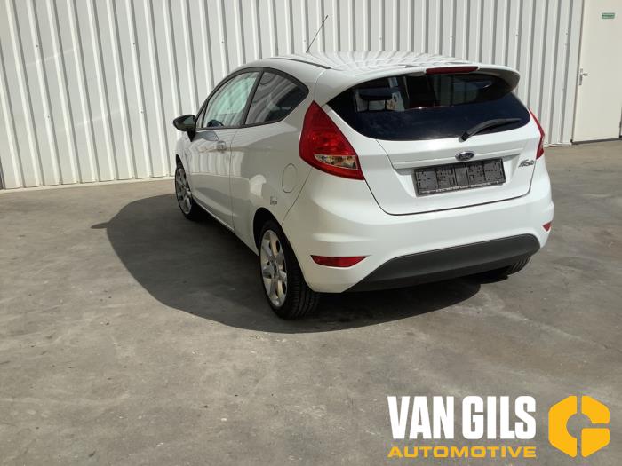 Ford Fiesta 6 1.25 16V Schrottauto (2011, Weiß)
