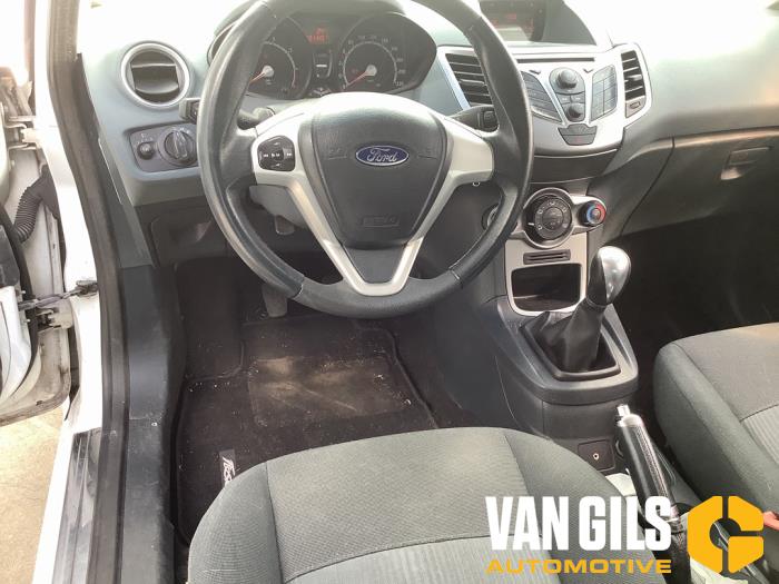 Ford Fiesta 6 1.25 16V Schrottauto (2011, Weiß)
