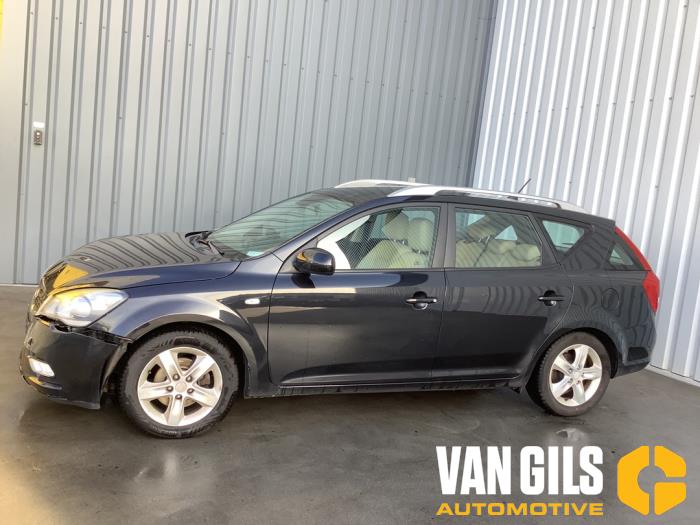 Kia Cee'd Sporty Wagon 1.4 16V Skrotfordon (2011, ZWART)