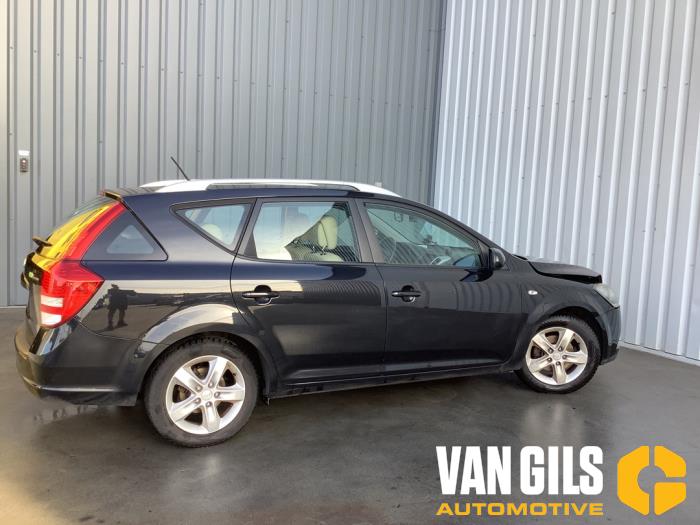 Kia Cee'd Sporty Wagon 1.4 16V Skrotfordon (2011, ZWART)