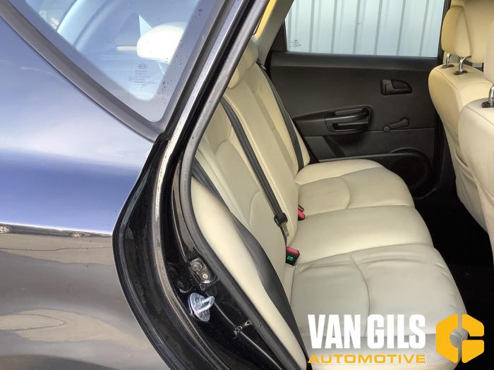 Kia Cee'd Sporty Wagon 1.4 16V Skrotfordon (2011, ZWART)