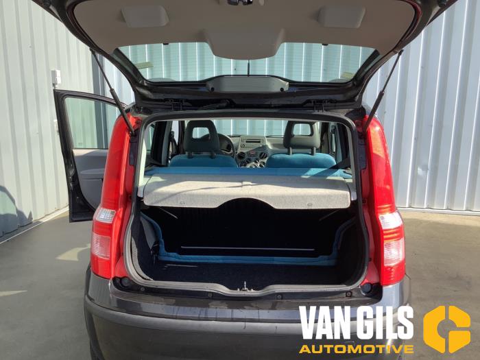 Fiat Panda 1.2 Fire Skadat fordon (2004, ZWART)