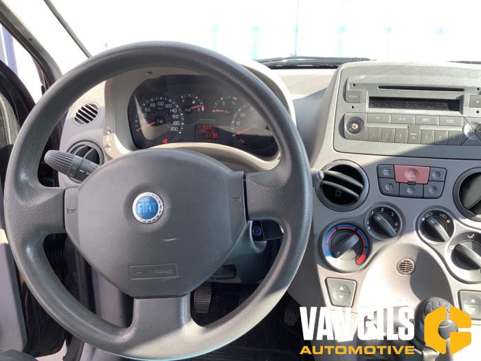 Fiat Panda 1.2 Fire Skadat fordon (2004, ZWART)