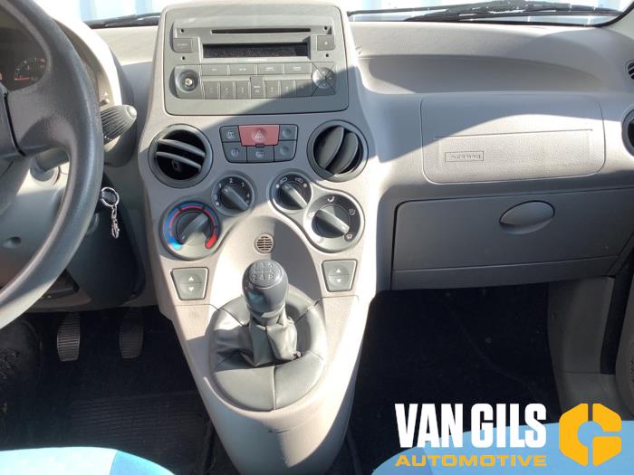 Fiat Panda 1.2 Fire Skadat fordon (2004, ZWART)