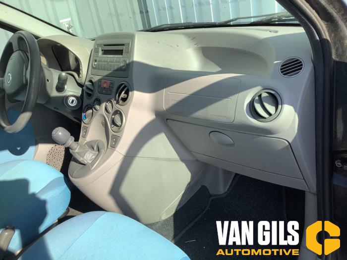Fiat Panda 1.2 Fire Skadat fordon (2004, ZWART)