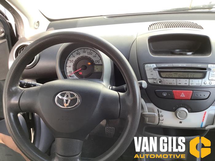Toyota Aygo 1.0 12V VVT-i Salvage vehicle (2007, Gray)