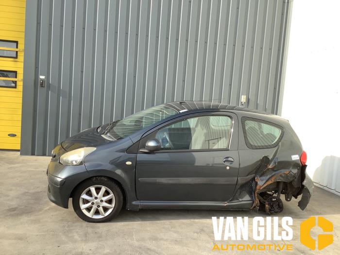 Toyota Aygo 1.0 12V VVT-i Salvage vehicle (2007, Gray)