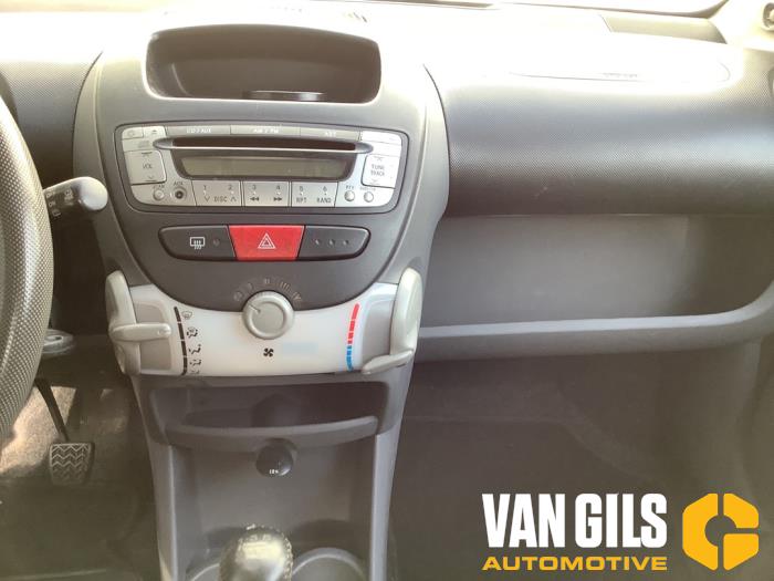 Toyota Aygo 1.0 12V VVT-i Salvage vehicle (2007, Gray)