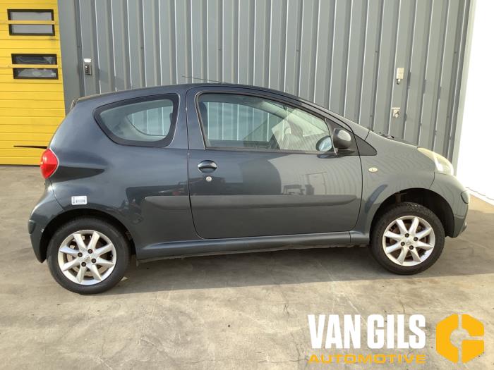 Toyota Aygo 1.0 12V VVT-i Salvage vehicle (2007, Gray)