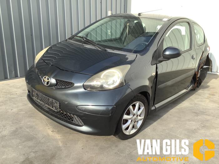 Toyota Aygo 1.0 12V VVT-i Salvage vehicle (2007, Gray)