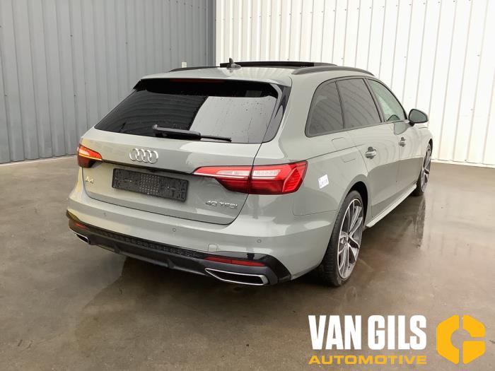 Audi A4 Avant 2.0 40 TFSI Mild hybrid 16V Épave (2021, Gris)