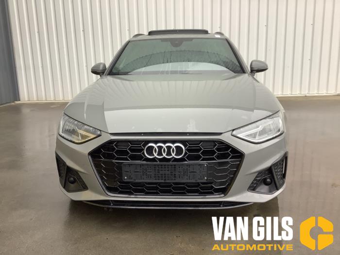 Audi A4 Avant 2.0 40 TFSI Mild hybrid 16V Épave (2021, Gris)