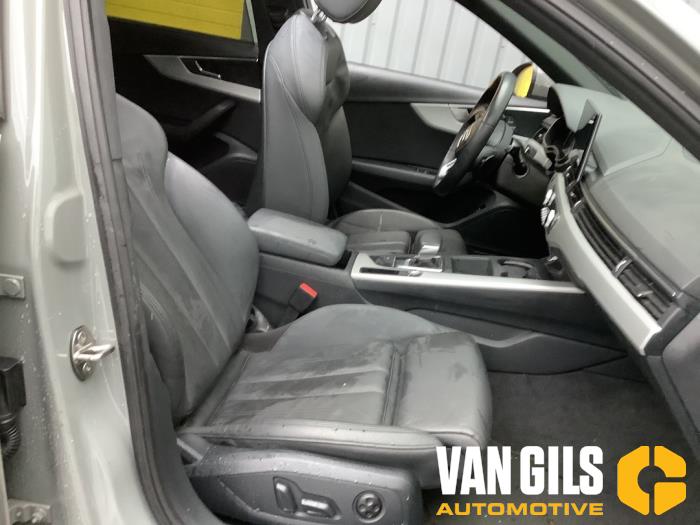 Audi A4 Avant 2.0 40 TFSI Mild hybrid 16V Épave (2021, Gris)