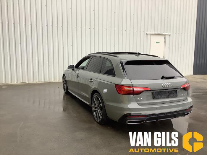 Audi A4 Avant 2.0 40 TFSI Mild hybrid 16V Épave (2021, Gris)