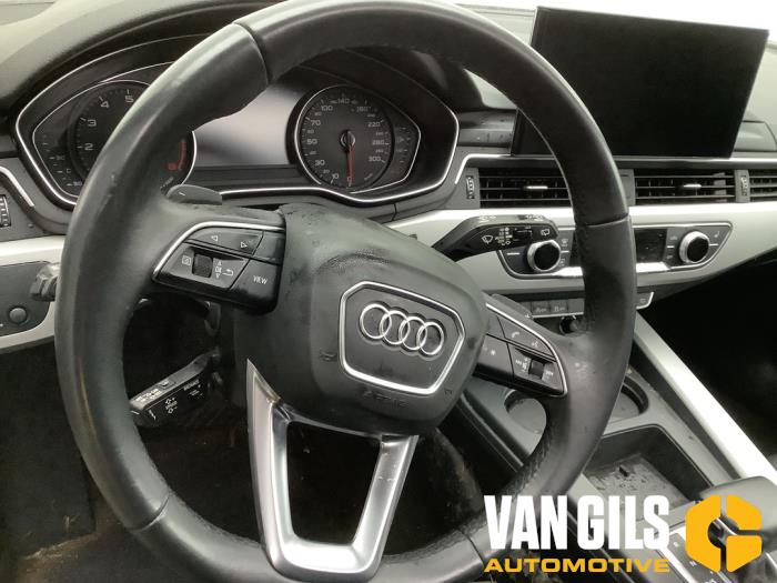 Audi A4 Avant 2.0 40 TFSI Mild hybrid 16V Épave (2021, Gris)