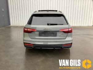 Audi A4 Avant 2.0 40 TFSI Mild hybrid 16V Épave (2021, Gris)