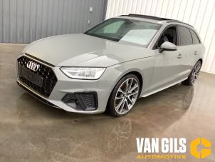 Audi A4 Avant 2.0 40 TFSI Mild hybrid 16V Épave (2021, Gris)