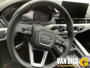 Audi A4 Avant 2.0 40 TFSI Mild hybrid 16V Épave (2021, Gris)