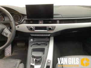 Audi A4 Avant 2.0 40 TFSI Mild hybrid 16V Épave (2021, Gris)