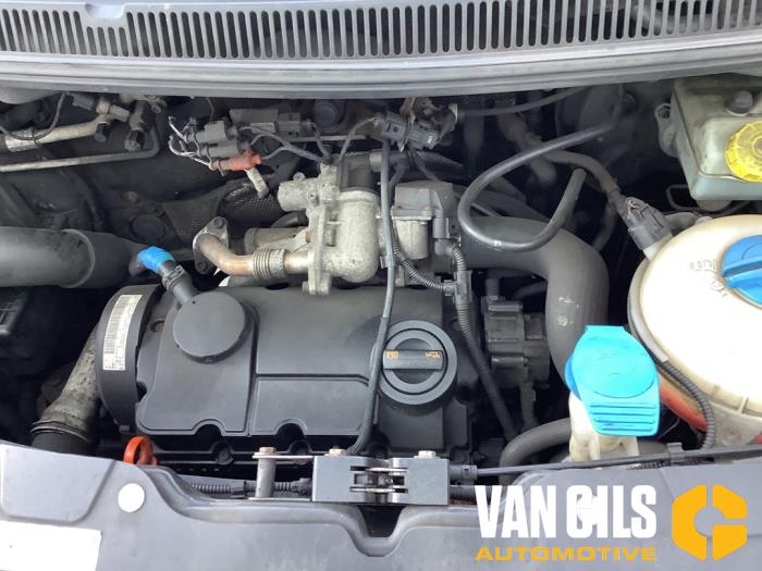 Volkswagen Transporter T5 1.9 TDi Vehículo de desguace (2009, Granito)