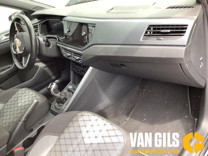 Volkswagen Polo VI 1.0 TSI 12V Vehículo de desguace (2024, Negro)