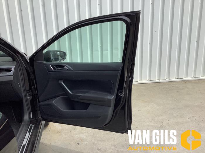 Volkswagen Polo VI 1.0 TSI 12V Vehículo de desguace (2024, Negro)