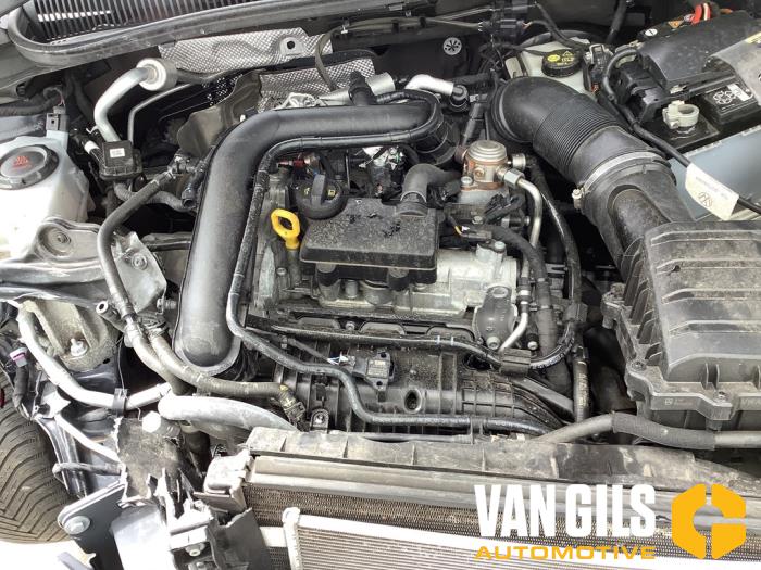 Volkswagen Polo VI 1.0 TSI 12V Vehículo de desguace (2024, Negro)