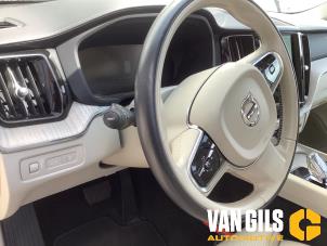 Volvo XC60 II 2.0 T8 16V Recharge, Twin Engine AWD Vehículo de desguace (2020, Negro)